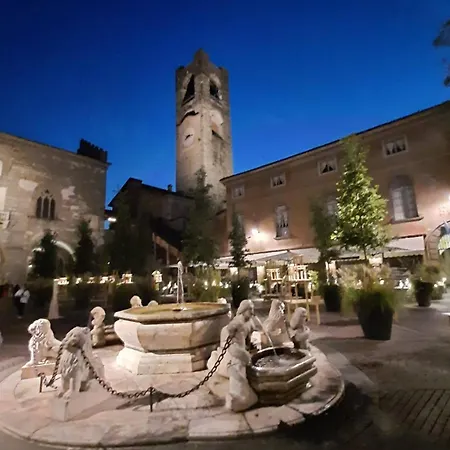 Piazza Vecchia Boutique Будинок відпочинку *