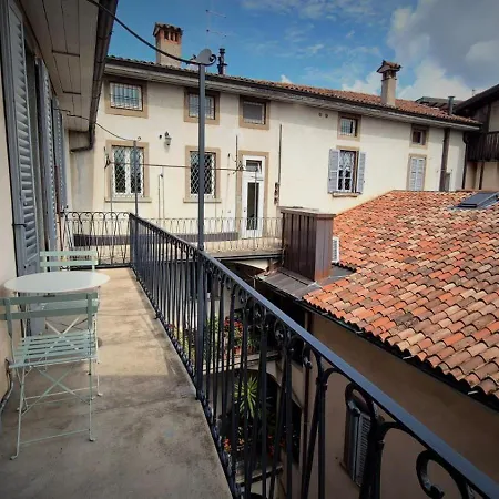 Piazza Vecchia Boutique