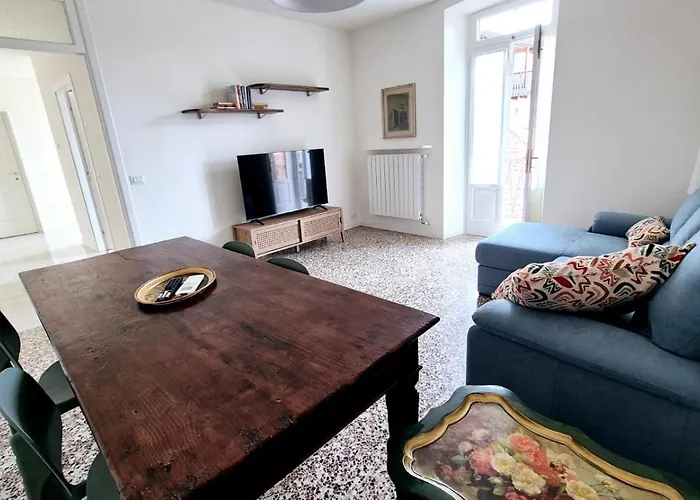 Piazza Vecchia Boutique